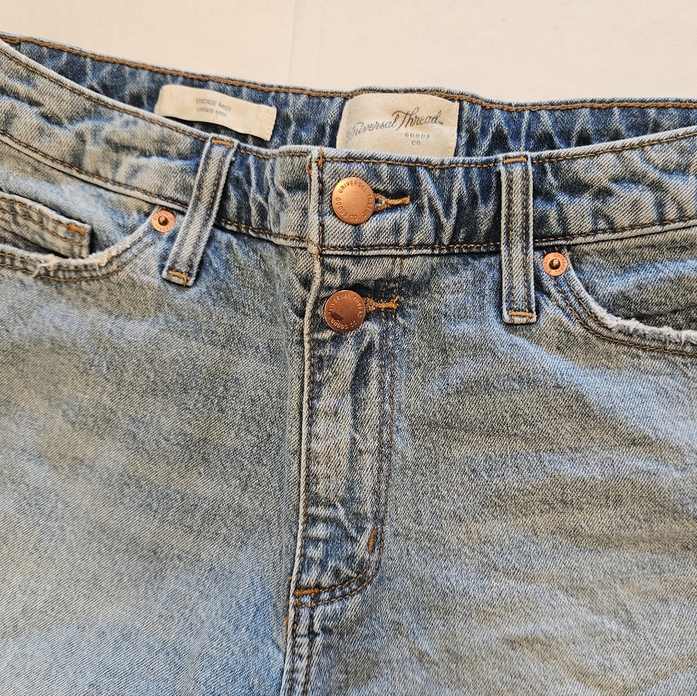 Iniversal Thread,EUC, Vintage Midi Jean Shorts, Size 6 - Picture 6 of 12